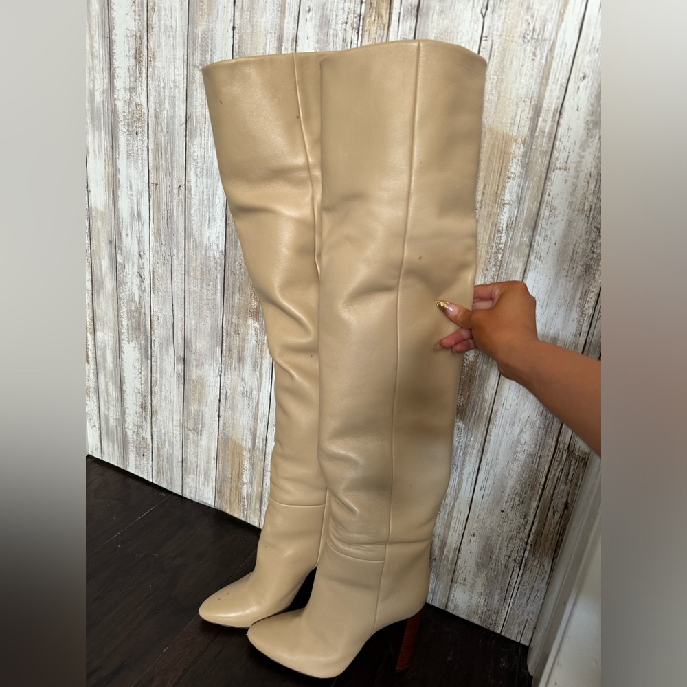 Authentic Saint Laurent Crème boots. - Picture 2 of 9